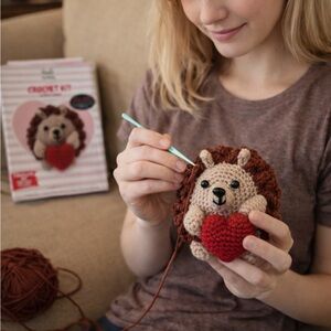 HEDGEHOG Crochet Kit Hedgehog Needle Creations Stich Sew Craft